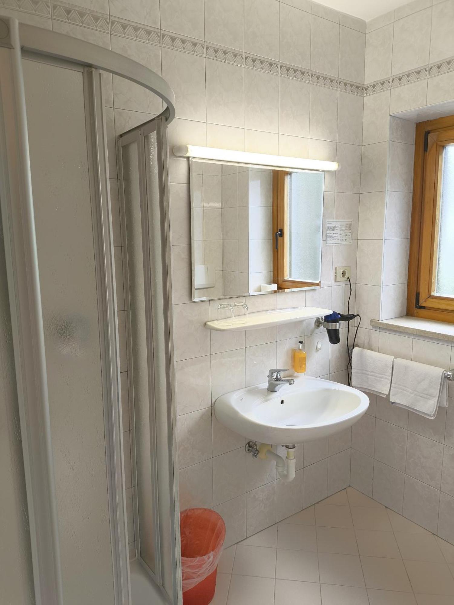 Schenna Garni Eden Bed & Breakfast Bagian luar foto