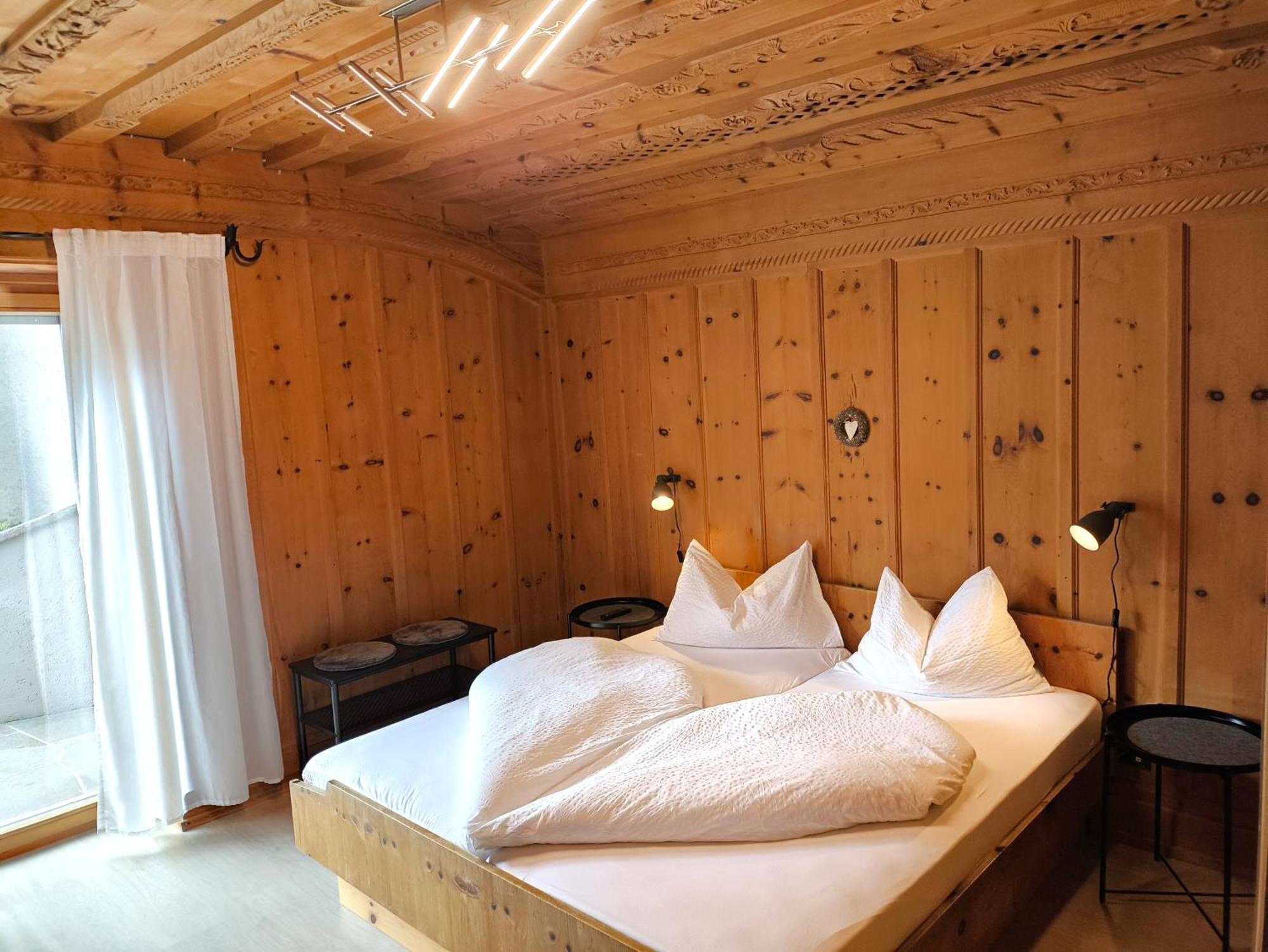 Schenna Garni Eden Bed & Breakfast Bagian luar foto