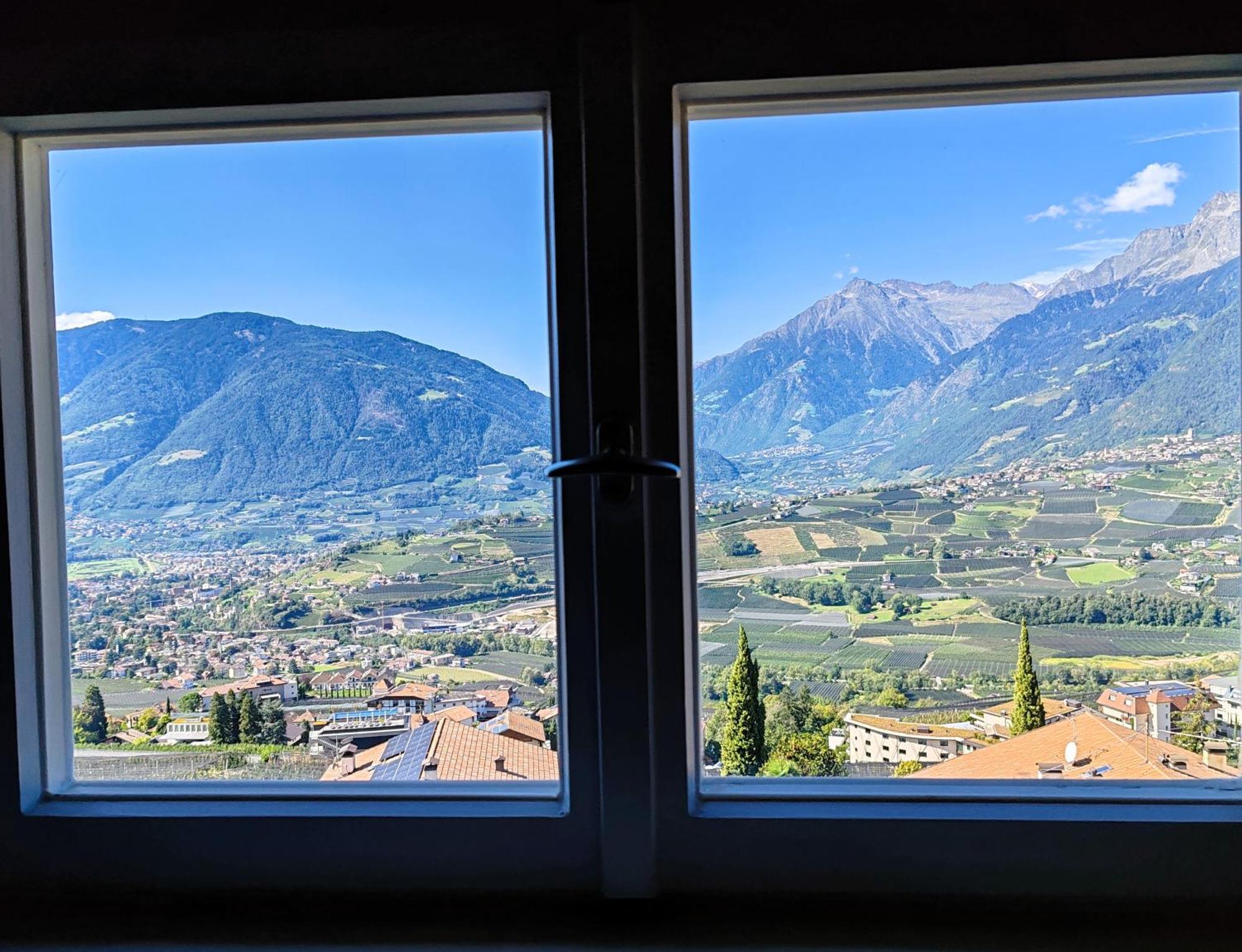 Schenna Garni Eden Bed & Breakfast Bagian luar foto