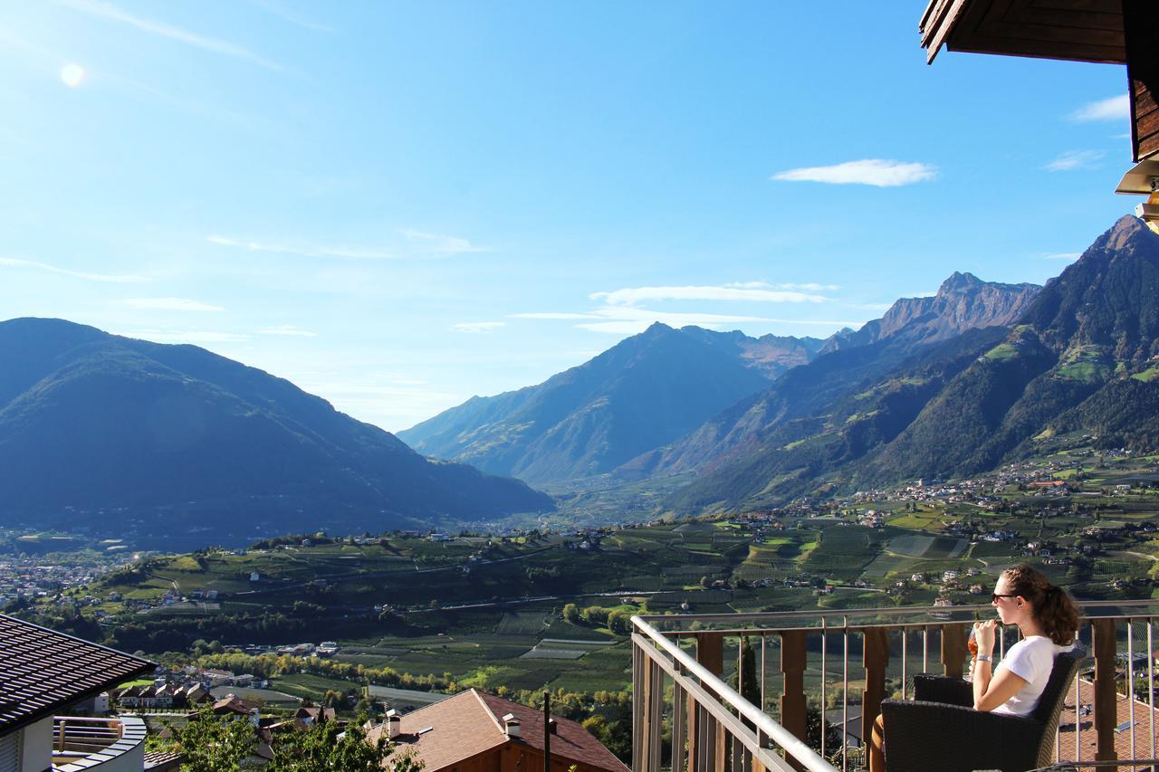 Schenna Garni Eden Bed & Breakfast Bagian luar foto