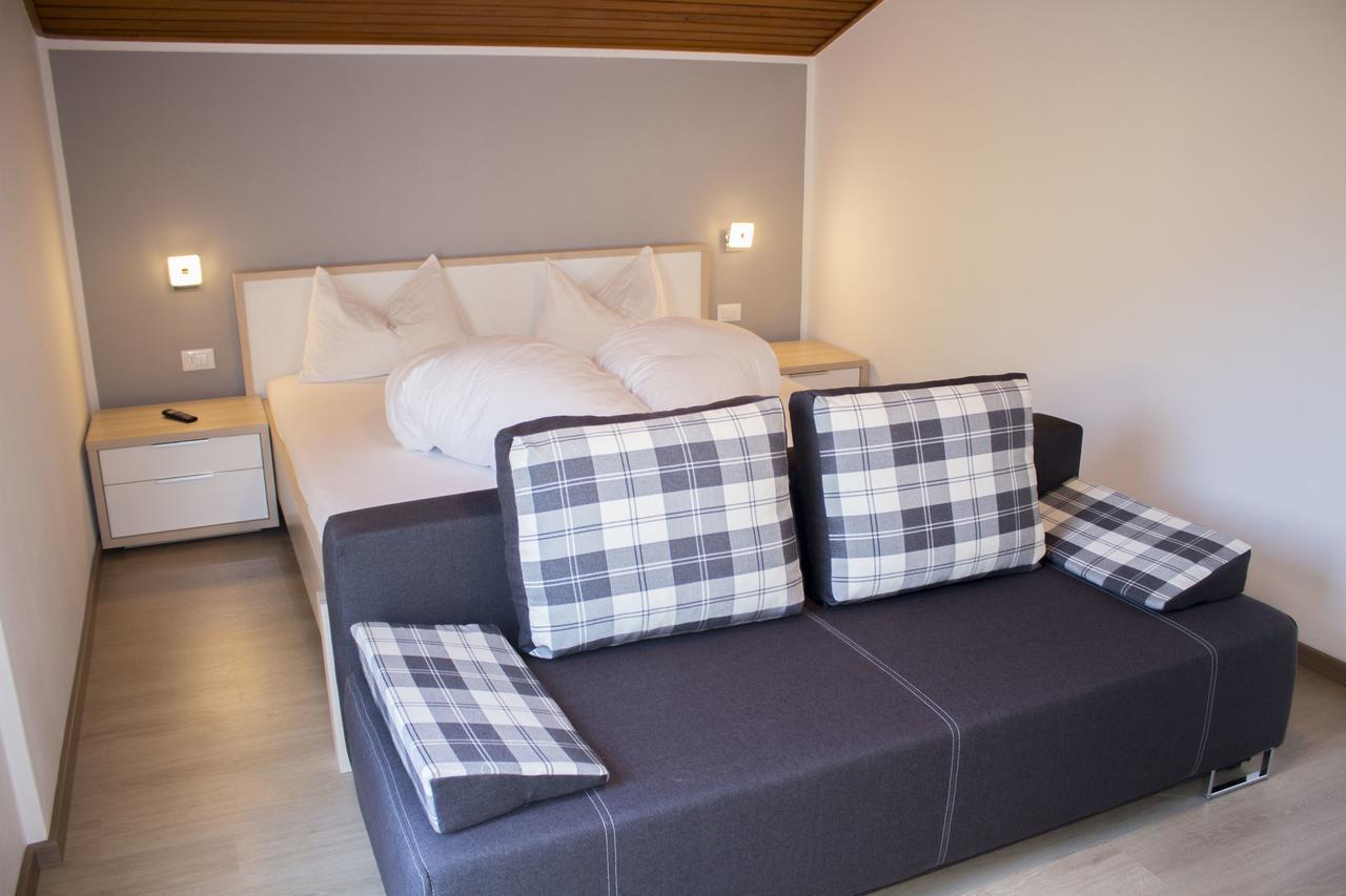 Schenna Garni Eden Bed & Breakfast Bagian luar foto