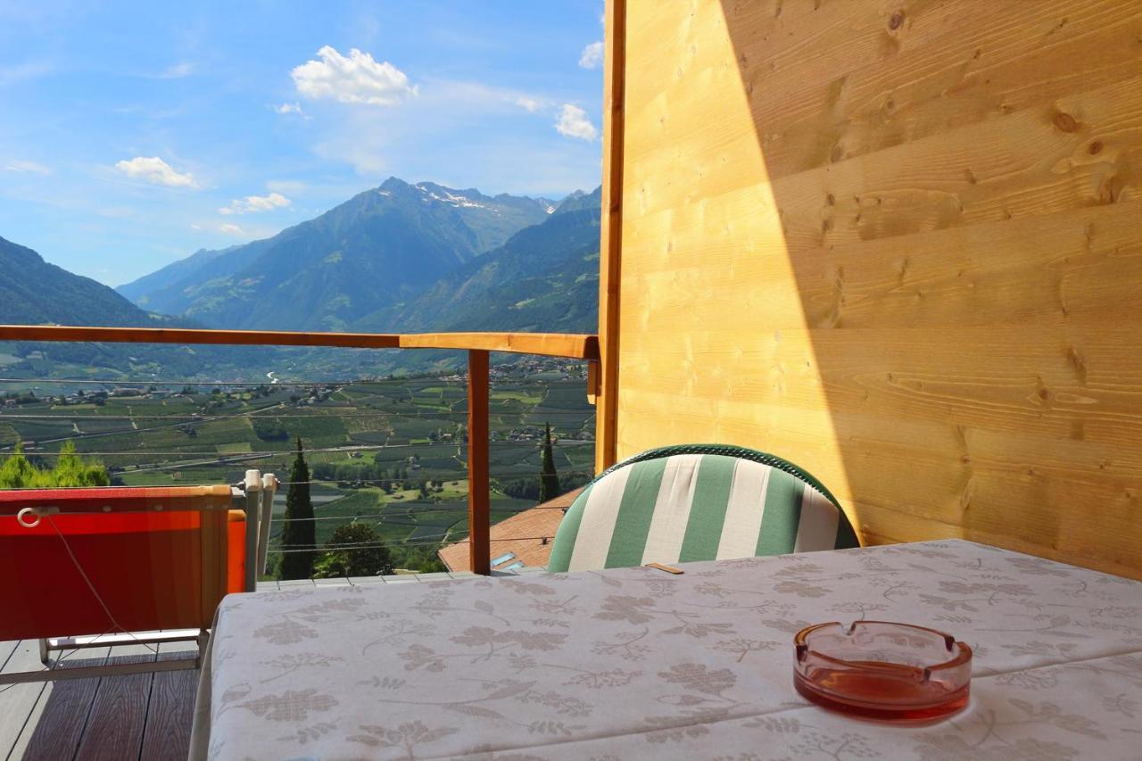 Schenna Garni Eden Bed & Breakfast Bagian luar foto