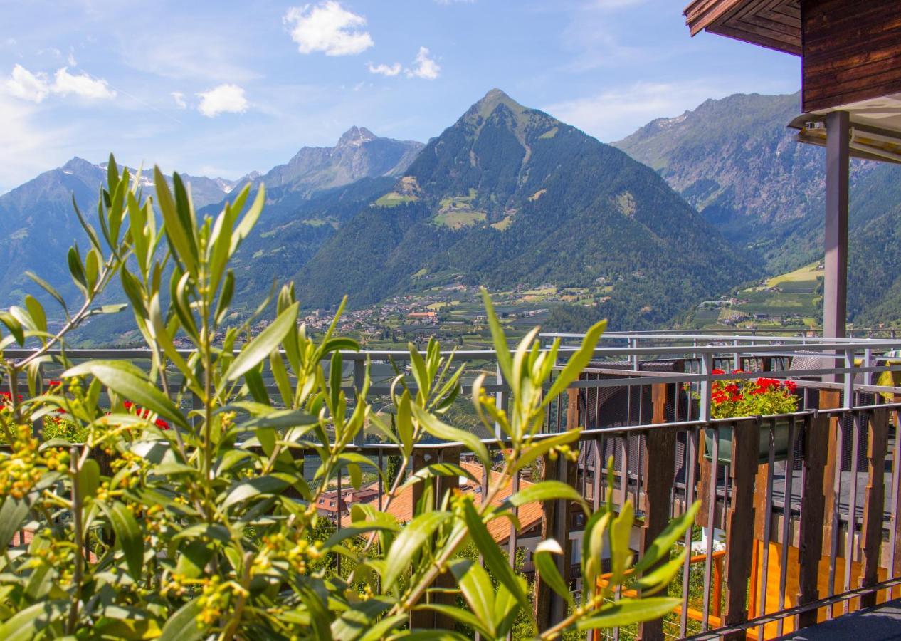 Schenna Garni Eden Bed & Breakfast Bagian luar foto