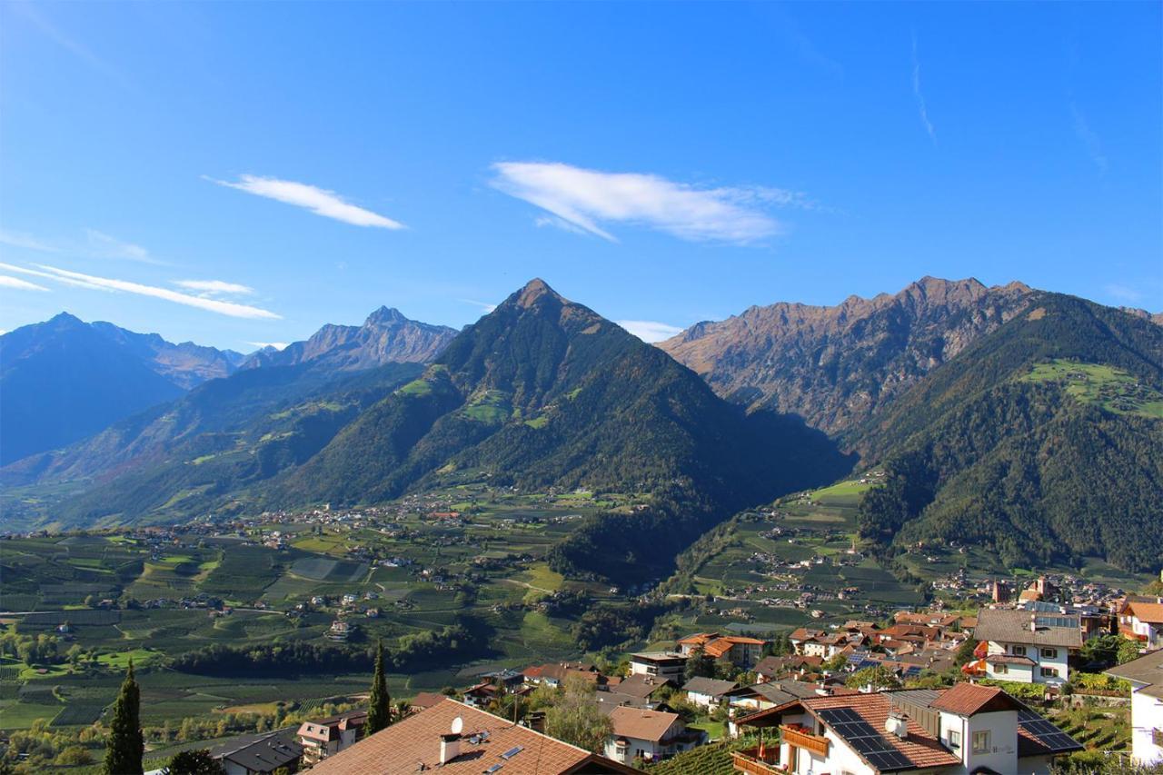 Schenna Garni Eden Bed & Breakfast Bagian luar foto
