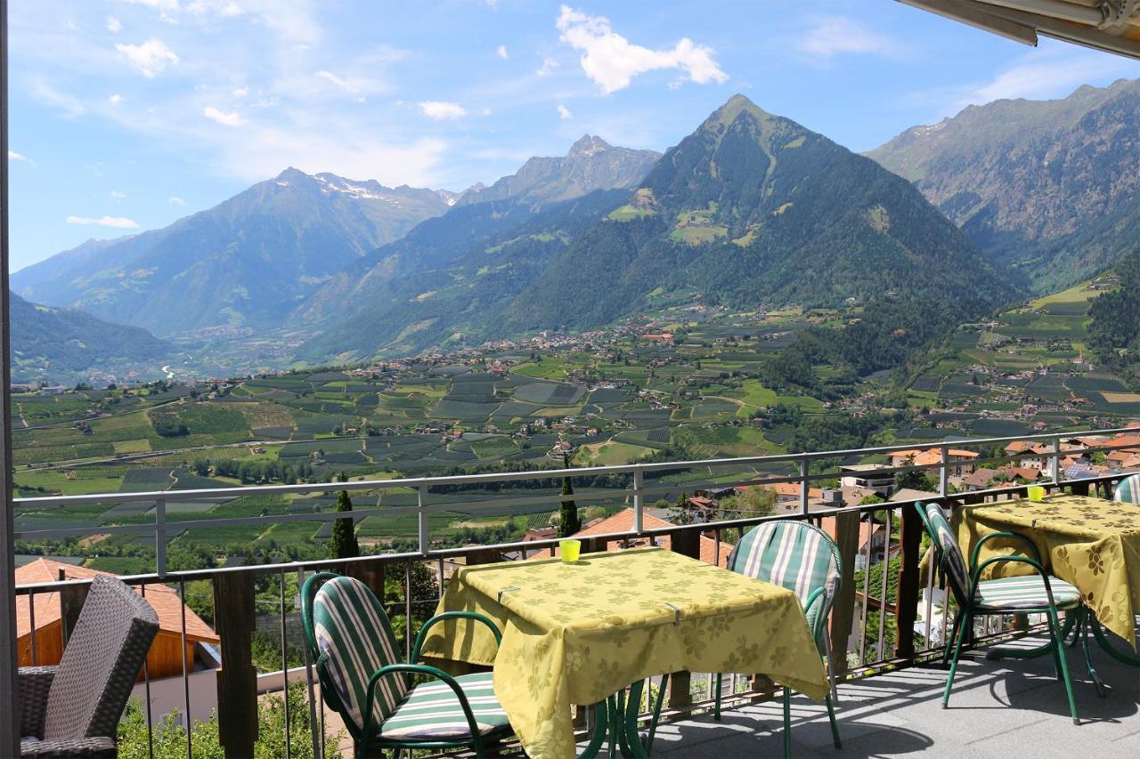 Schenna Garni Eden Bed & Breakfast Bagian luar foto