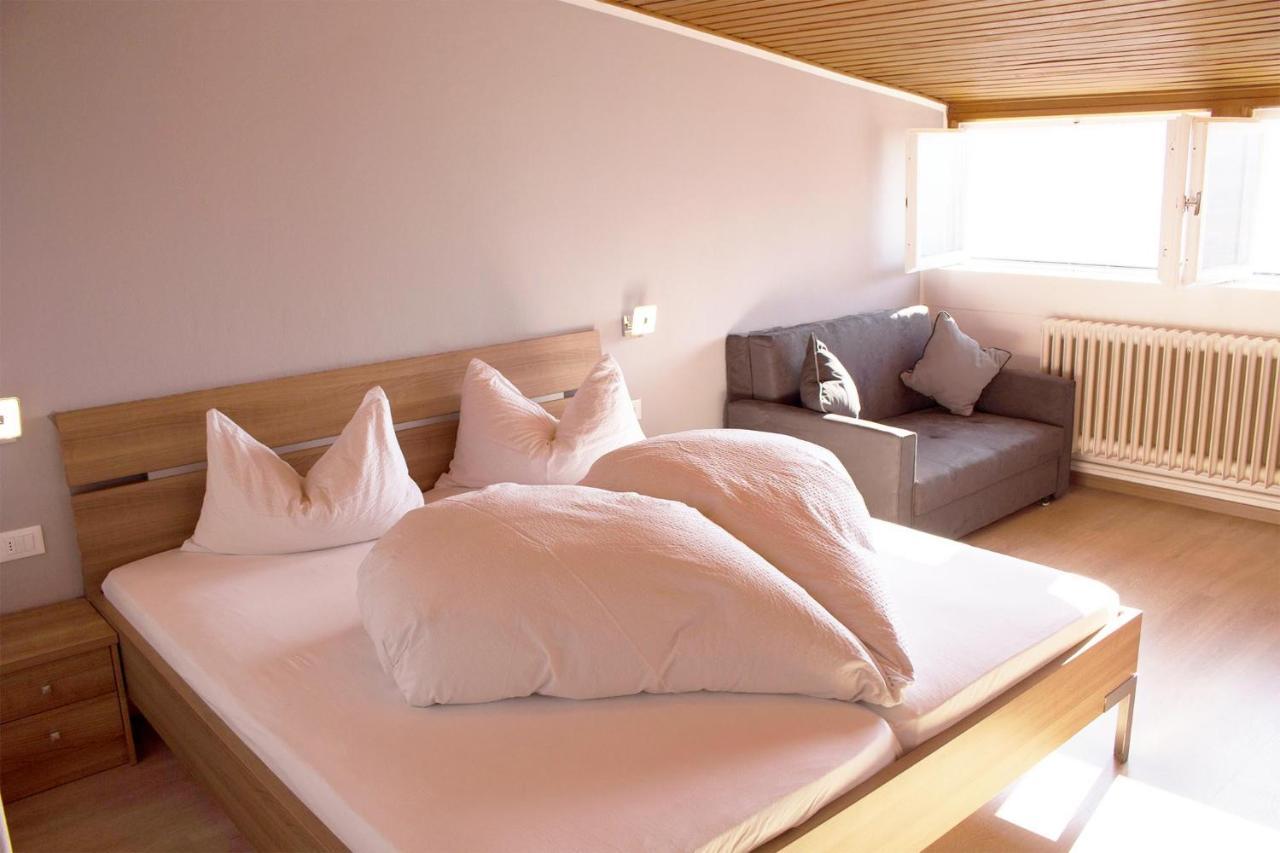 Schenna Garni Eden Bed & Breakfast Bagian luar foto