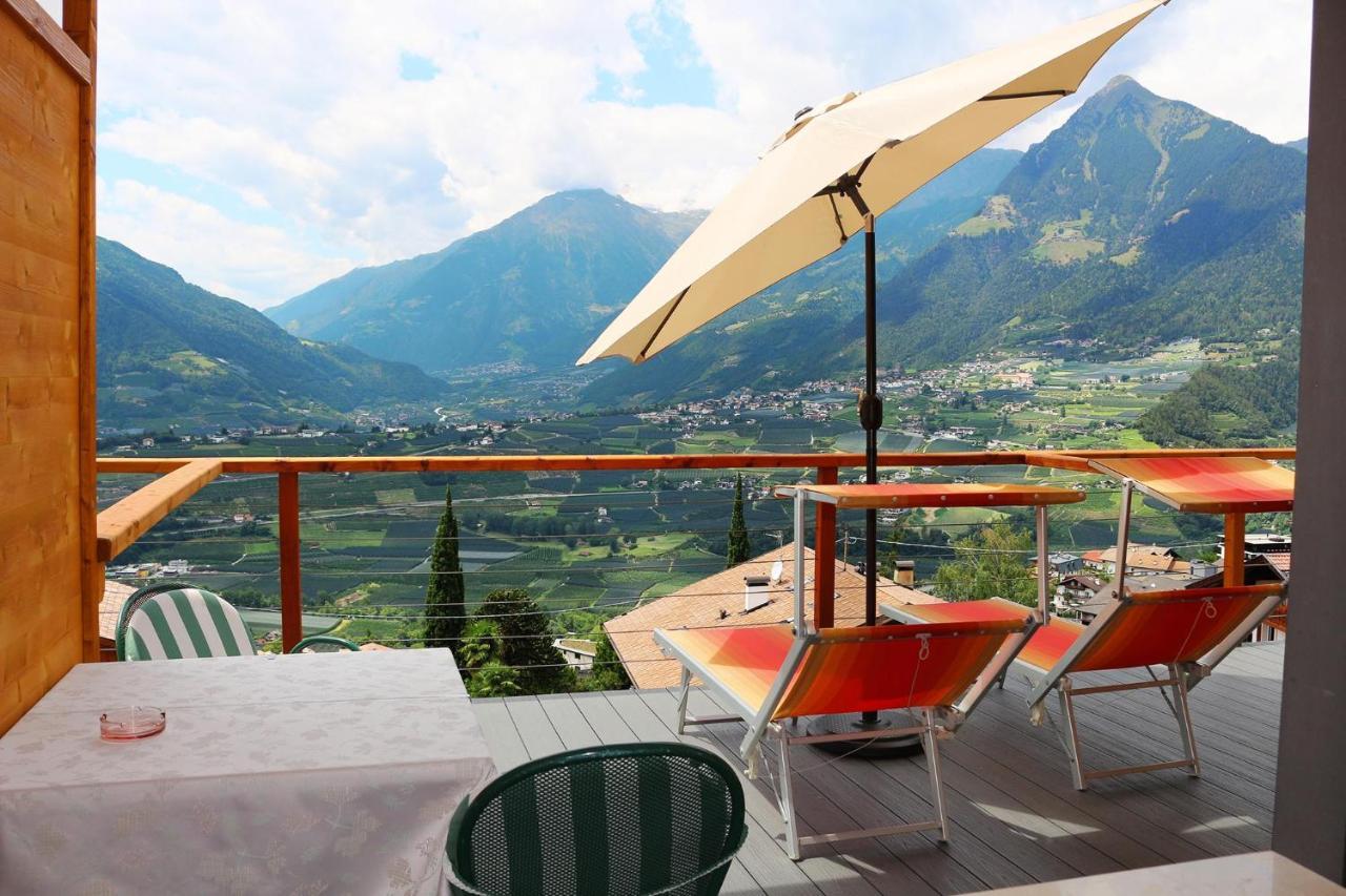 Schenna Garni Eden Bed & Breakfast Bagian luar foto