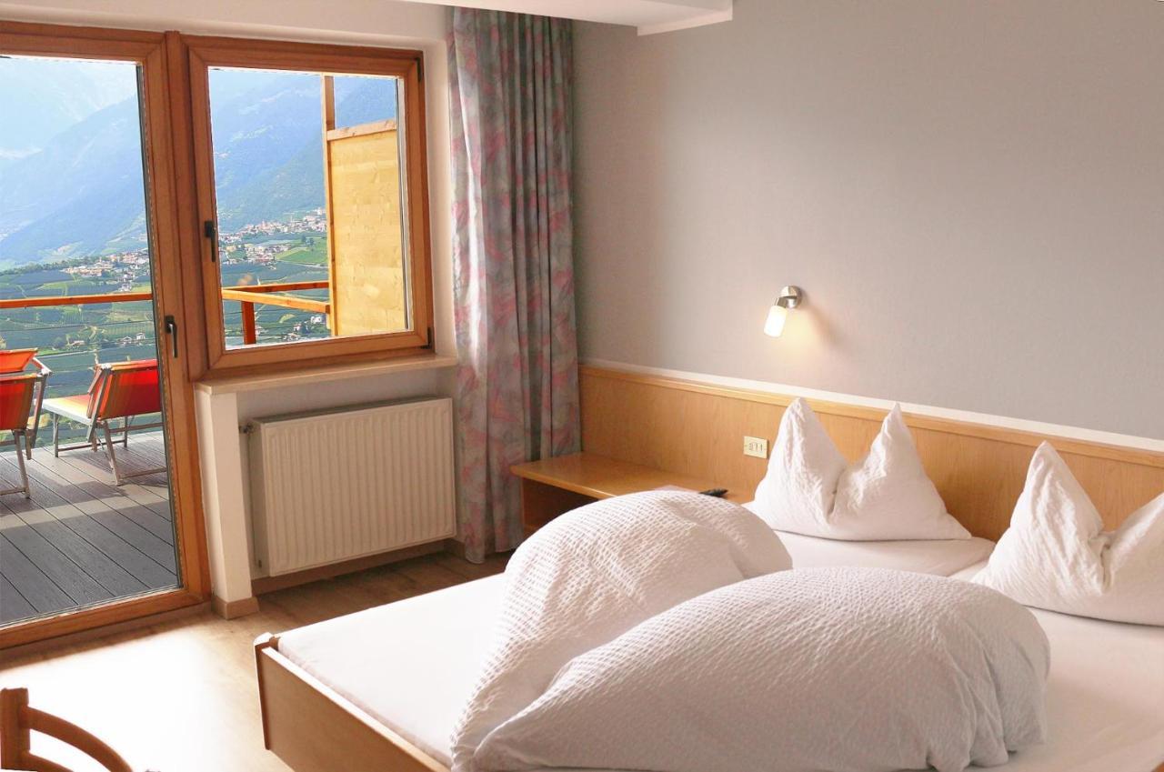 Schenna Garni Eden Bed & Breakfast Bagian luar foto